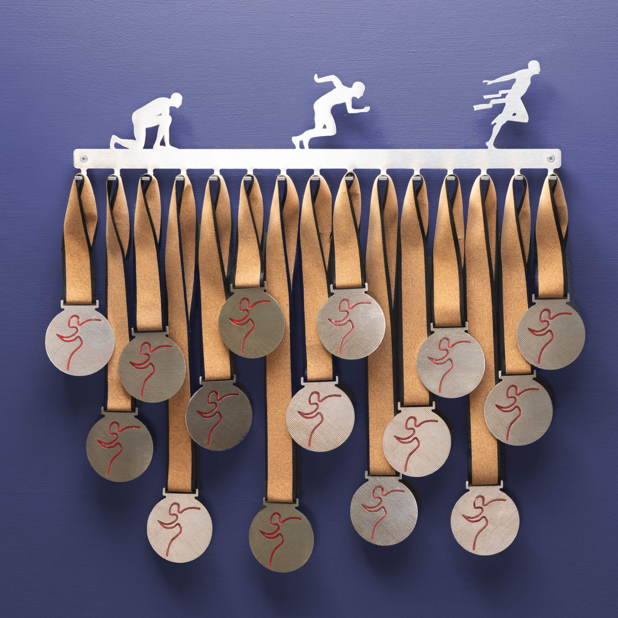 3-STEPS_FRONT running medal holder display